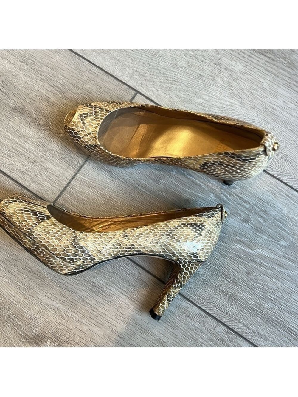 Stuart Weitzman animal print snakeskin neutral peep toe pump heel size 7.5 - Picture 9 of 10